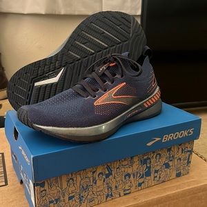 Brooks Levitate StealthFit GTS 5